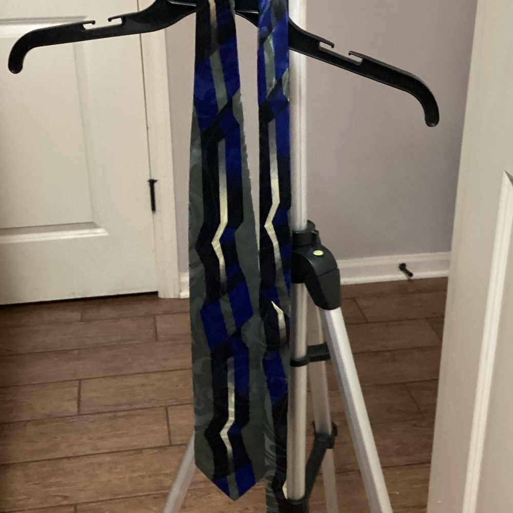 Jordan Craig Geometric Blue and Black Tie